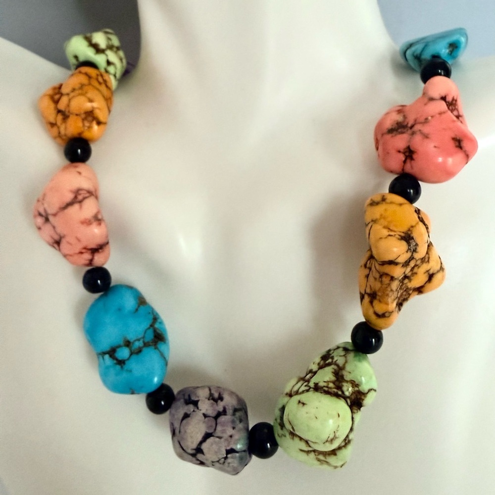 Southwestern Multicolor Howlite Gemstone Beaded Necklace